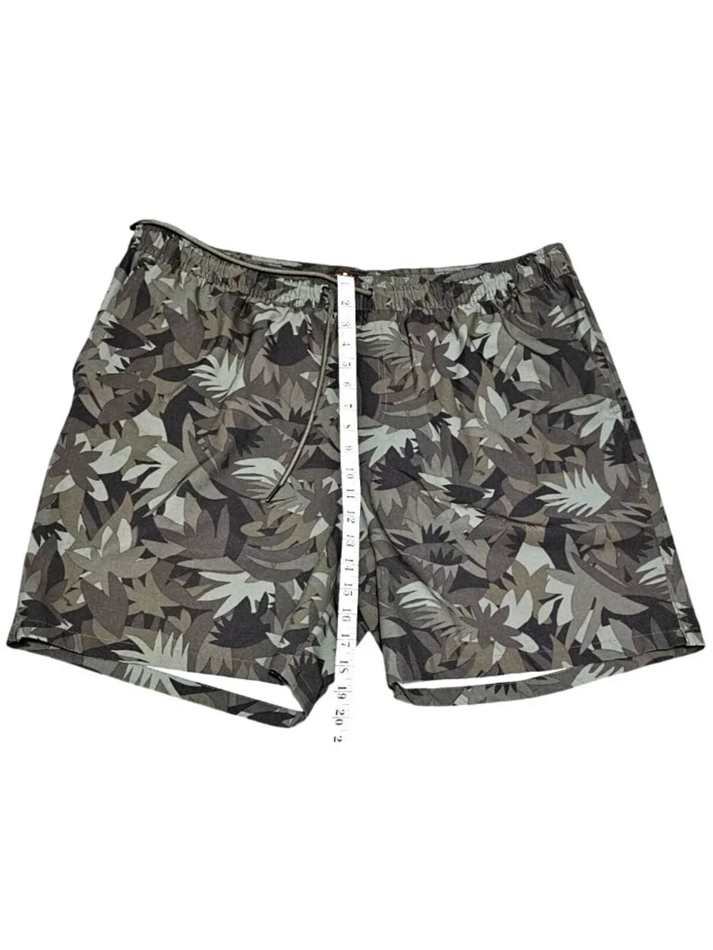Goodfellow & Co Mens XL Green Camo Swim Trunks With Mesh Lining & Zipper Pocket